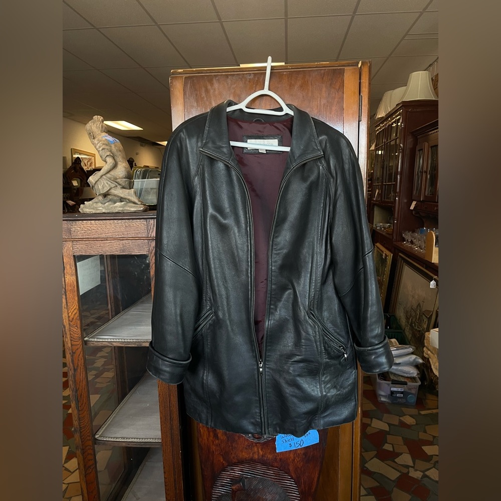 90s Liz Claiborne leather jacket